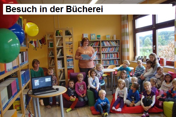 Besuch bücherei kl